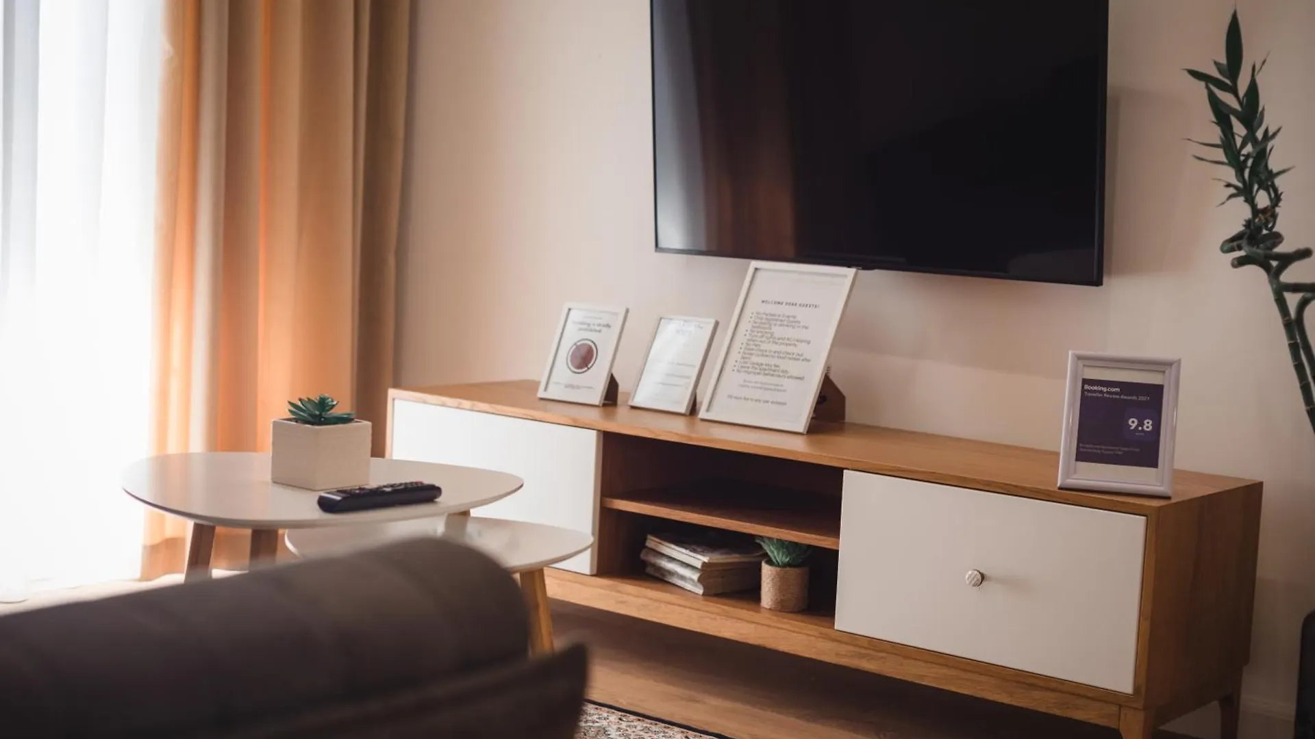 Tam Skanderbeg Square Serviced City Center Apartment No1