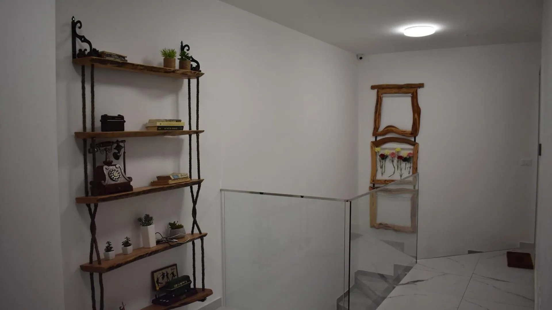 Tam Skanderbeg Square Serviced City Center Apartment No1 טיראנה
